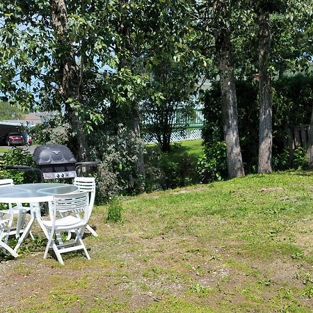 Lower Level Apt 6Ft High Close To Hwy Netflix Wifi Apartment Edmundston Exterior foto