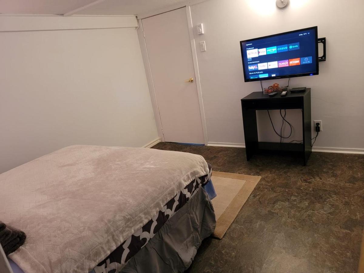 Lower Level Apt 6Ft High Close To Hwy Netflix Wifi Apartment Edmundston Exterior foto