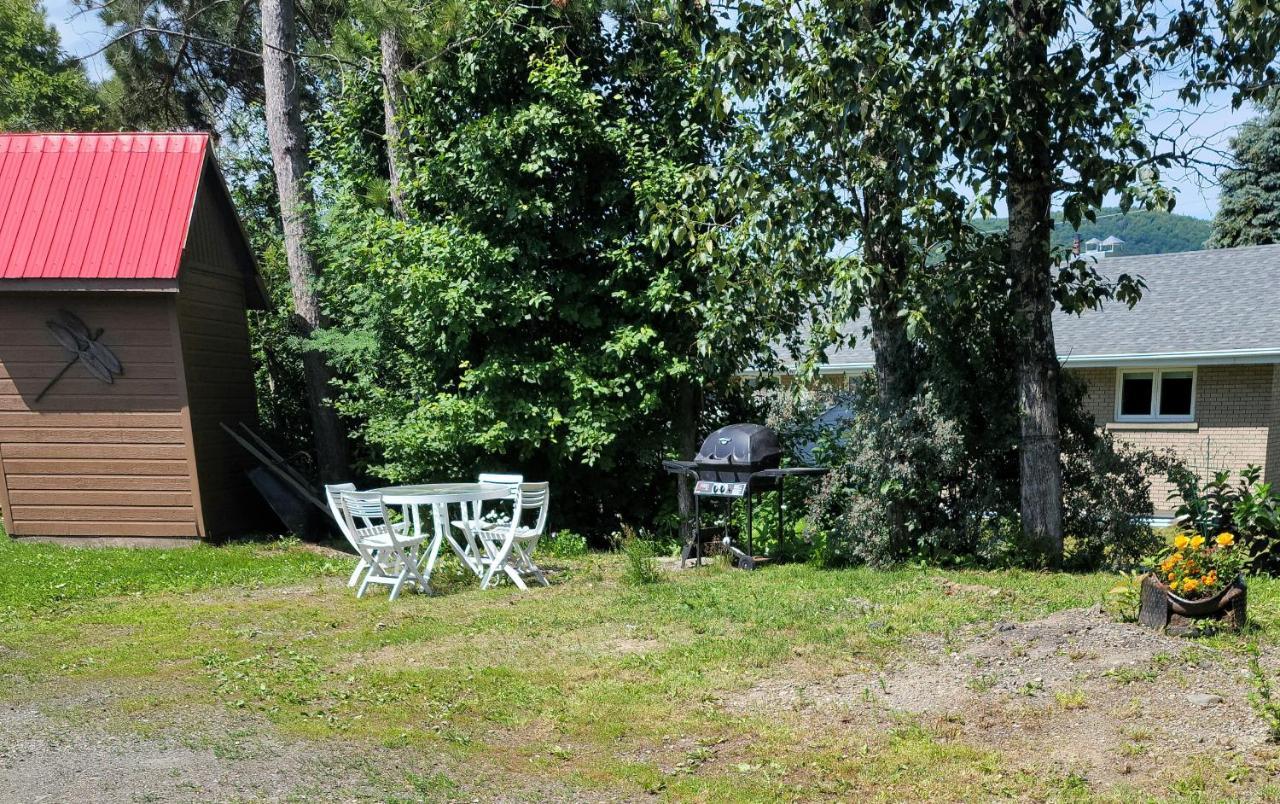 Lower Level Apt 6Ft High Close To Hwy Netflix Wifi Apartment Edmundston Exterior foto