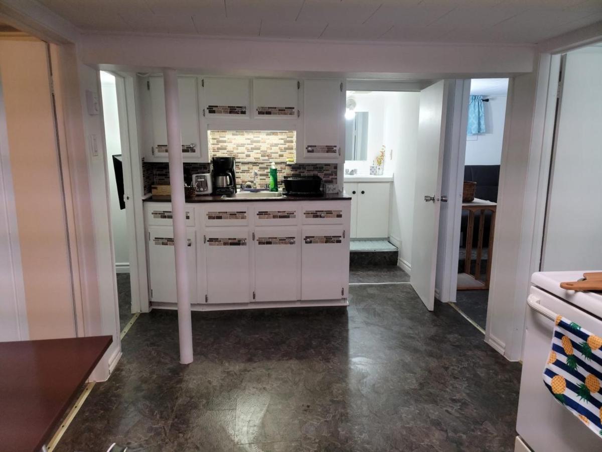 Lower Level Apt 6Ft High Close To Hwy Netflix Wifi Apartment Edmundston Exterior foto