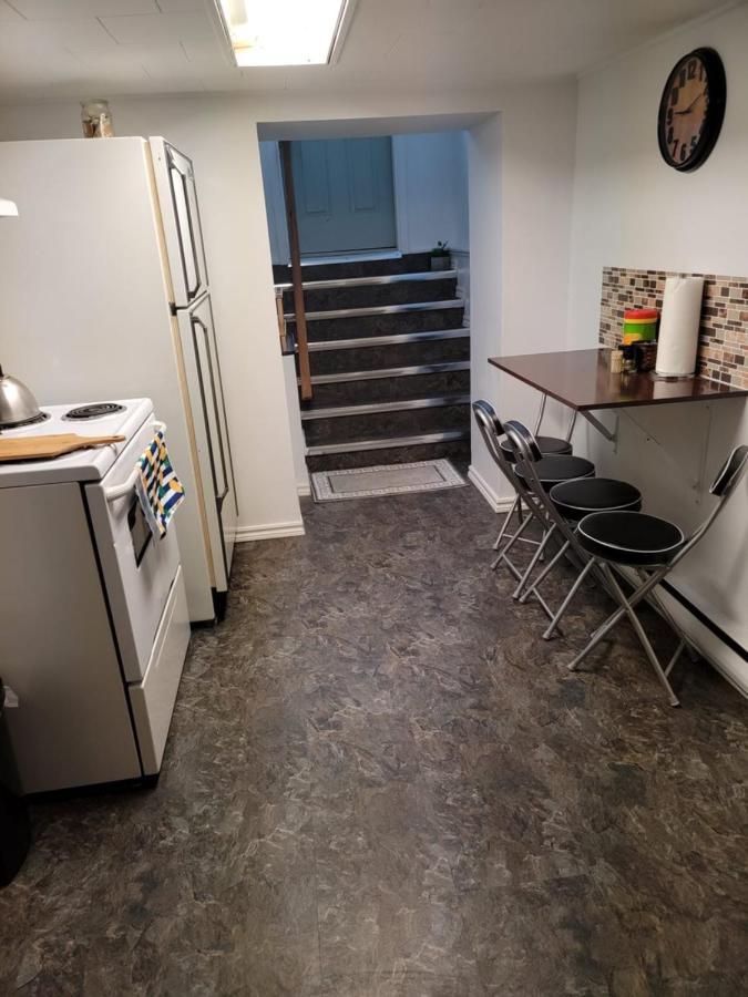 Lower Level Apt 6Ft High Close To Hwy Netflix Wifi Apartment Edmundston Exterior foto